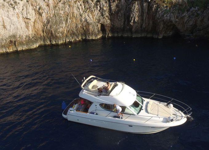 Motorboat Jeanneau Prestige 32 ALL INCLUSIVE 600hp