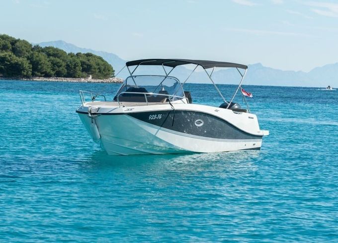 Motorboat QUICKSILVER 755 SD 300hp