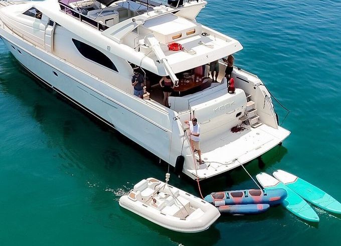 Motorboat Ferretti 70 1800hp