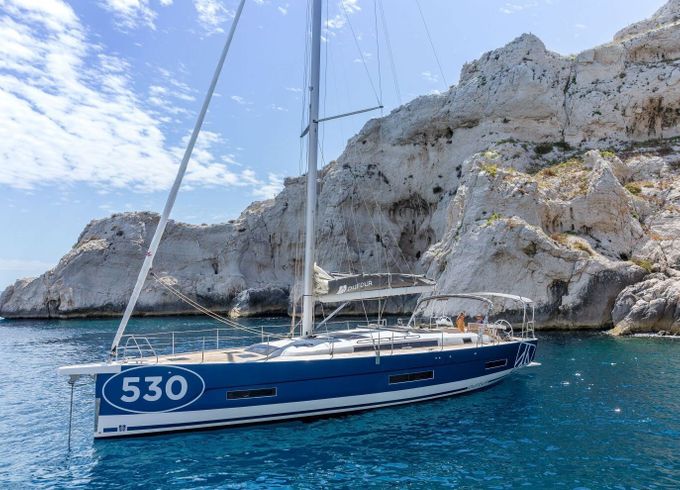 Sailboat Dufour Yachts Dufour 530 Smart Electric - 5 + 1 cab. 16m
