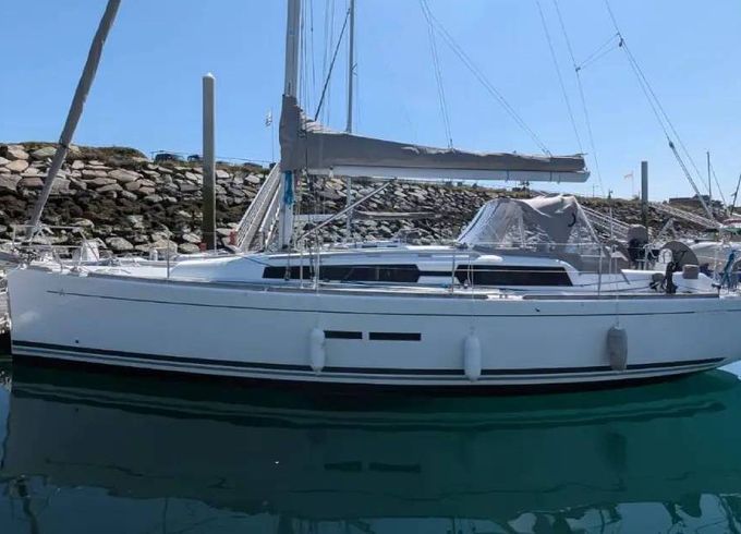 Sailboat Dufour Dufour 375 11m