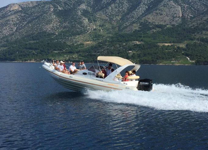 Motorboat Aqua Max B27 offshore 300hp