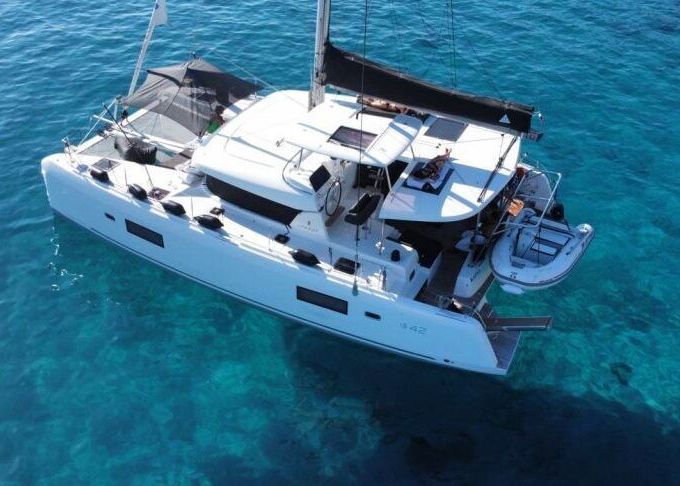 Catamaran Lagoon 420 12.8m