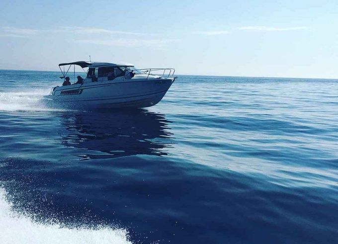 Motorboat JEANNEAU MERRY FISHER 795 200hp