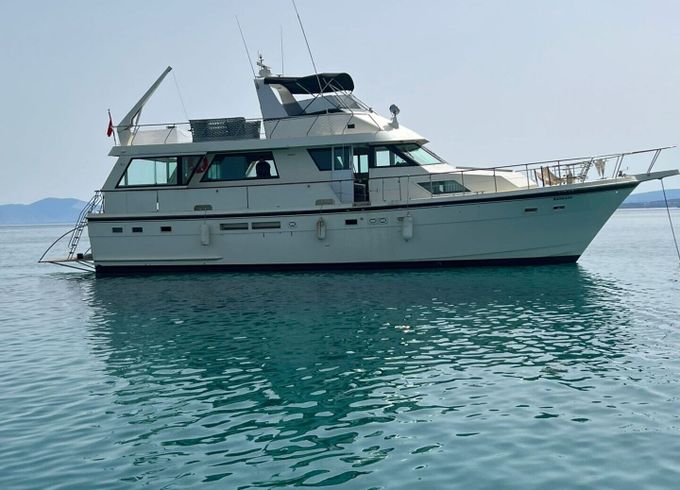Motorboat Hatteras 65