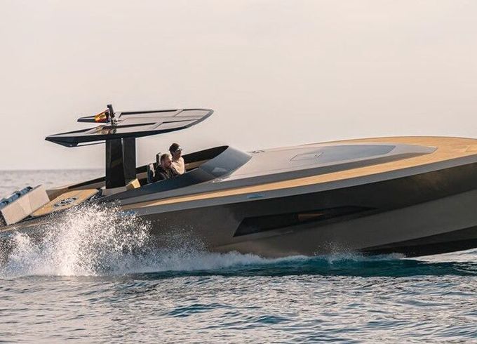 Motor yacht Say Carbon 42
