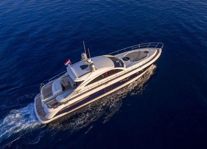 Motor yacht Fairline Targa 62 2200hp