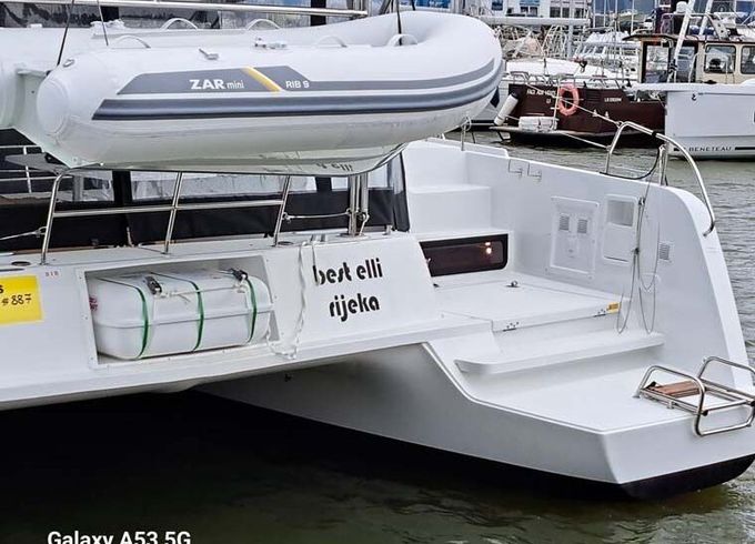 Catamaran Lagoon-Bénéteau Lagoon 42 - 4 + 2 cab. 12m