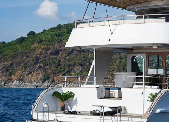 Motor yacht Custom 90' 560hp