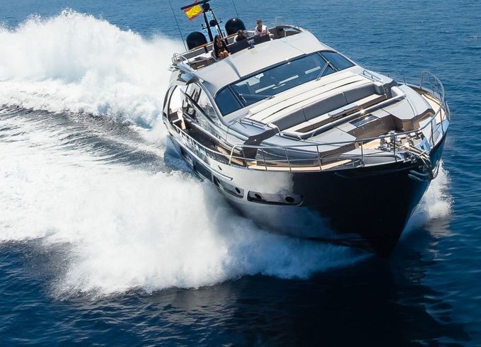 Motor yacht Pershing 9x 2000hp