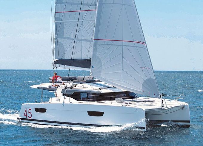 Catamaran ELBA 45 (1 MASTER + 2 CAB + 1 / 3 SDB) 13m