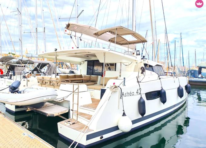 Catamaran Fountaine Pajot Astréa 42 12.58m