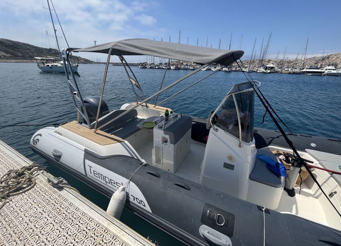 RIB Capelli Tempest 700 200hp