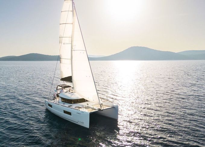 Catamaran Lagoon-Bénéteau Lagoon 40 - 4 + 2 cab 11m