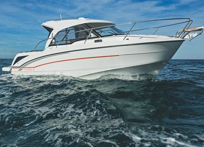 Motorboat Beneteau  Antares 8 OB 250hp