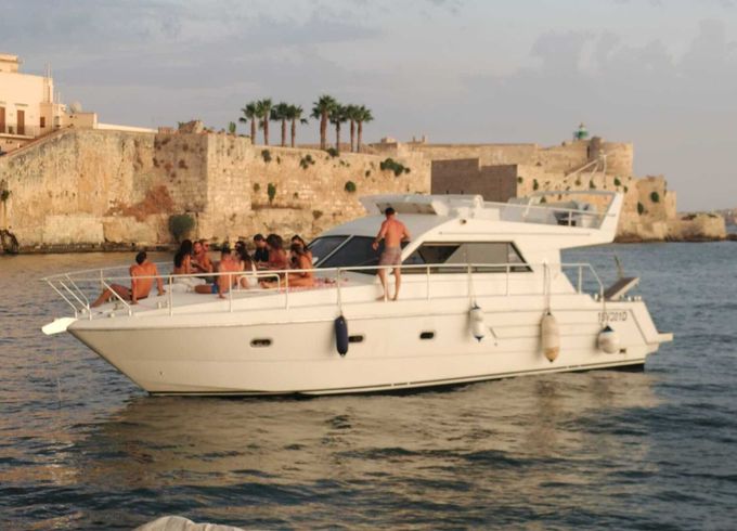 Motorboat Raffaelli Tempest 43 fly 780hp