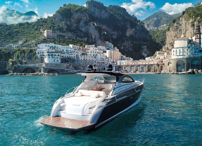 Motorboat Rizzardi 48in 1600hp