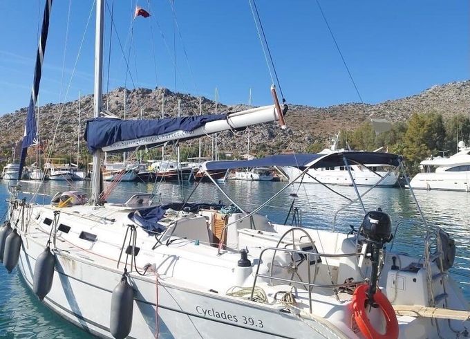 Sailboat Beneteau Cyclades 39.3 11.7m
