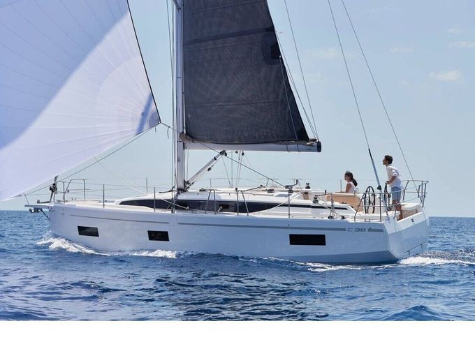 Sailboat Bavaria Bavaria C38 11m