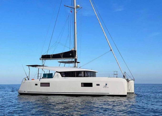 Catamaran Lagoon-Bénéteau Lagoon 42 - 4 cab. 12m
