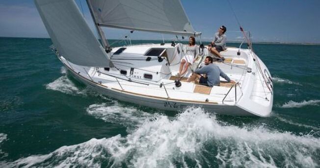 Sailboat FIRST 31.7* 9m