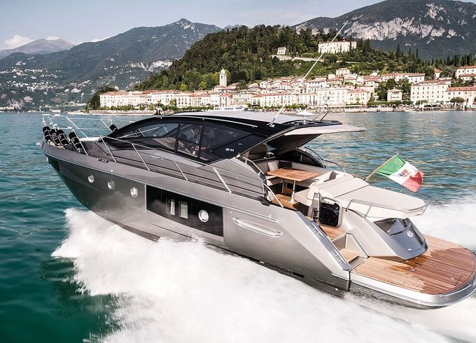 Motorboat Cranchi 44 ht 800hp