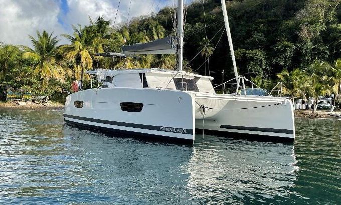 Catamaran ISLA 40 (4 CAB + 1 /  2 SDB) 11m