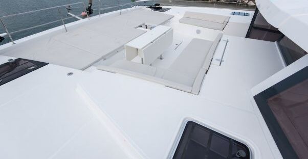 Catamaran Catana Group Bali 5.4 - 6 + 2 cab. 16m