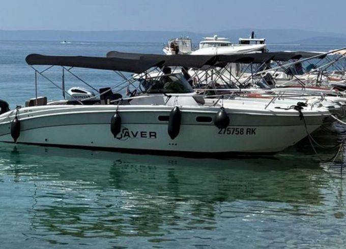 Motorboat Saver Saver 750 walkaround 300hp