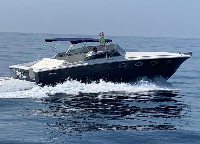Motorboat Tornado flush deck 38 260hp