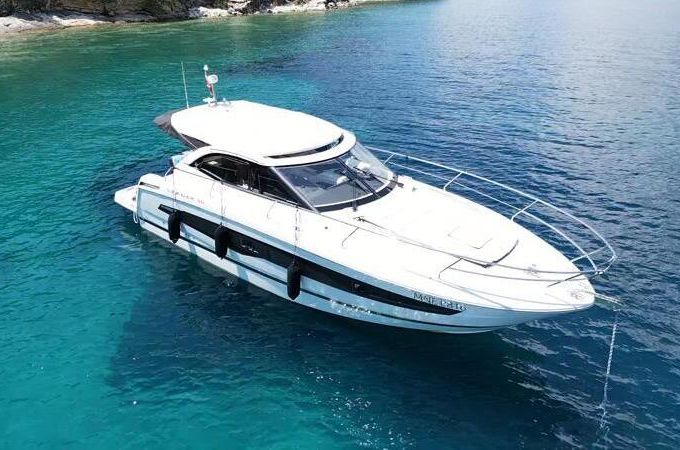 Motorboat Jeanneau Leader 36 400hp