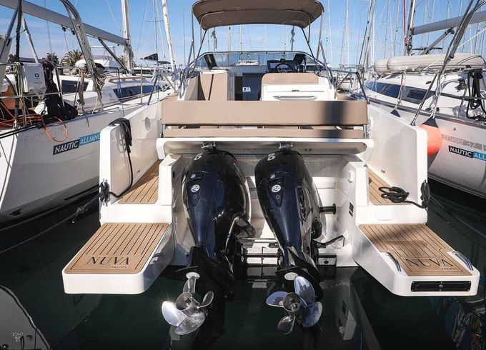 Motorboat NUVA YACHTS Nuva M9 Cabin 300hp