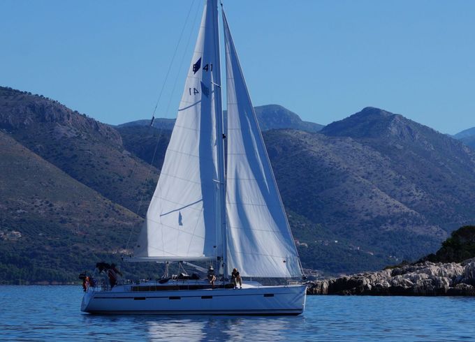 Sailboat BAVARIA CRUISER 41 12.35m