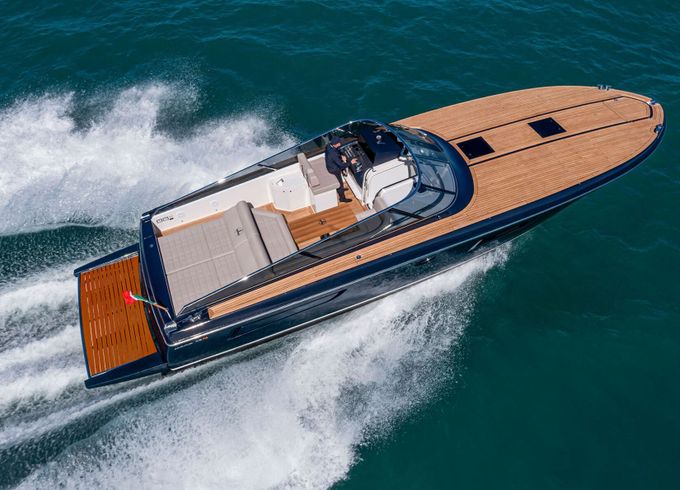 Motorboat Itama 45 1100hp