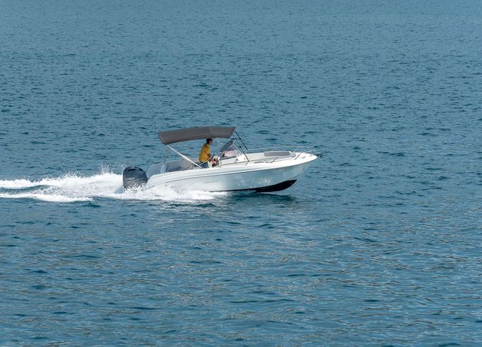 Motorboat Atlantic Marine Open 670 200hp