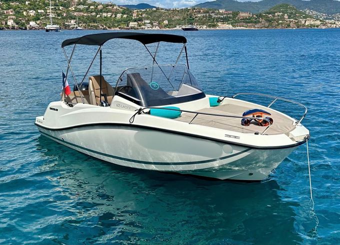 Motorboat Quicksilver Activ 605 Sundeck 150hp