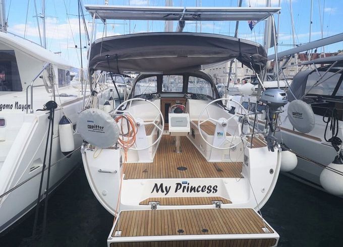 Sailboat Bavaria Yachtbau Bavaria Cruiser 37 - 3 cab. 11m