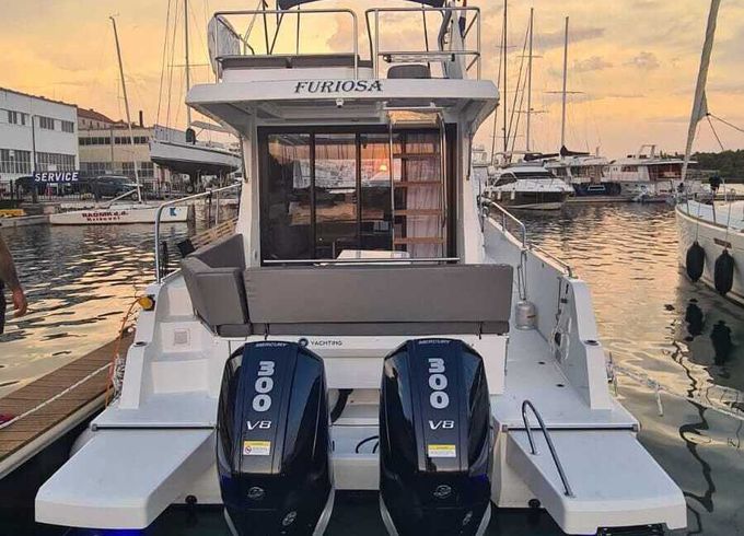 Motorboat Bénéteau Antares 11 Fly OB 600hp