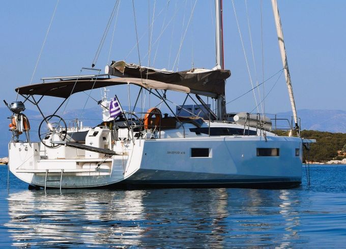 Sailboat Jeanneau Sun Odyssey 410 12m