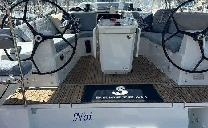 Sailboat Oceanis 40.1 12m