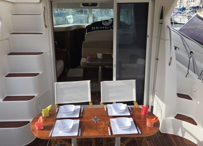 Motorboat Jeanneau Prestige 36 fly 580hp