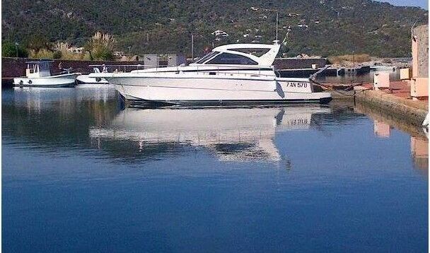 Motorboat CAYMAN YACHT CAYMAN 38 WA 720hp
