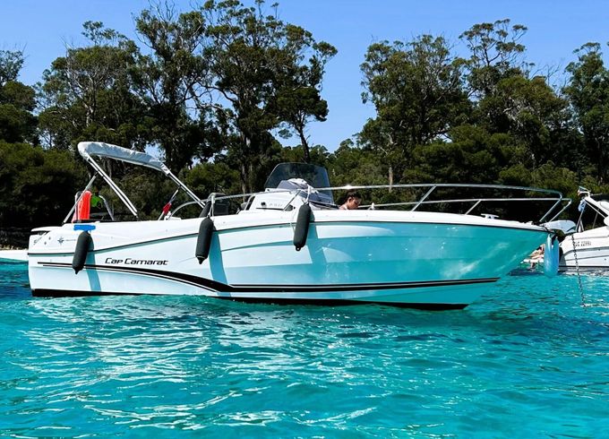 Motorboat Jeanneau Cap Camarat 7.5 CC 250hp