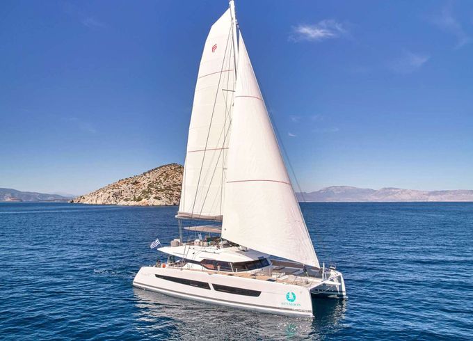 Catamaran Fountaine Pajot 67 19.49m