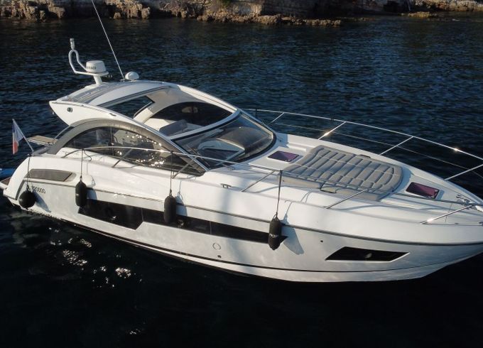 Motorboat Sunseeker Portofino 40 660hp