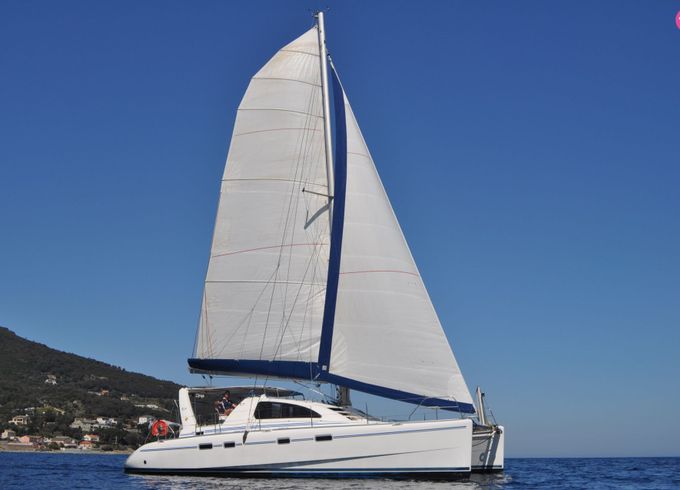 Catamaran ROBERTSON and CAINE LEOPARD 42 12.62m