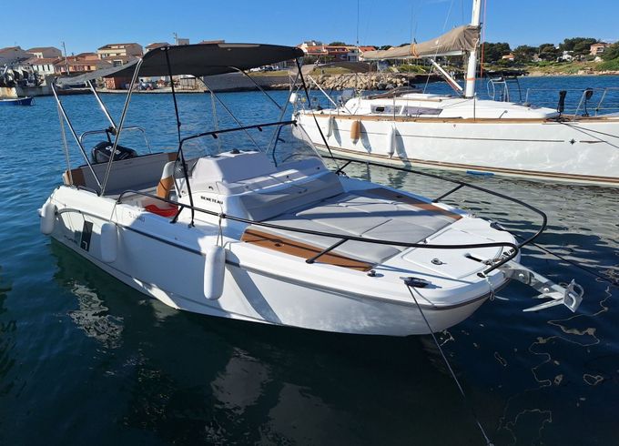 Motorboat Beneteau Flyer 7 200hp