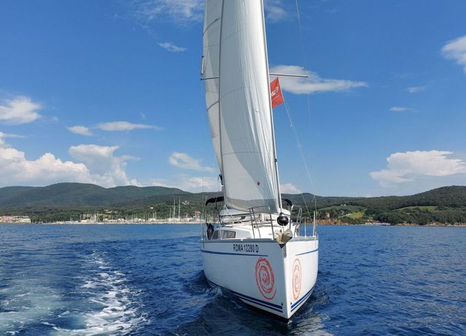 Sailboat BAVARIA CRUISER 34 9.99m