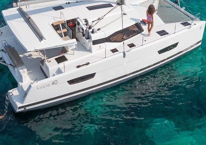 Catamaran Fountaine Pajot Lucia 40 12.8m