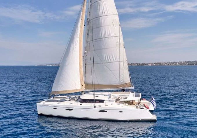 Catamaran Fountaine Pajot Galathea 65 19.35m